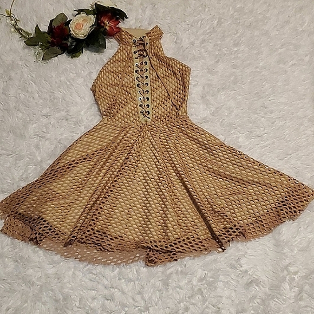 Sentimental New York gold skater dress 💋